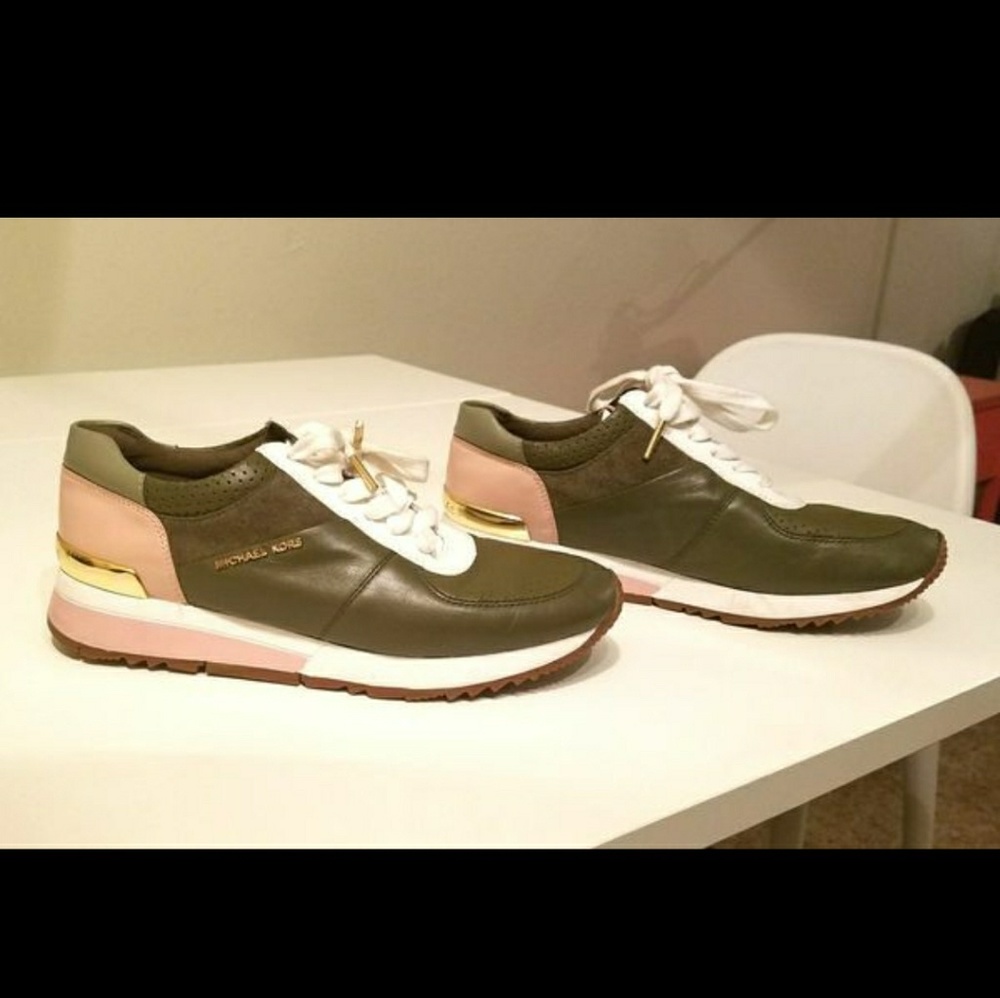 Michael Kors Women's 7.5 Allie Trainer Sneakers